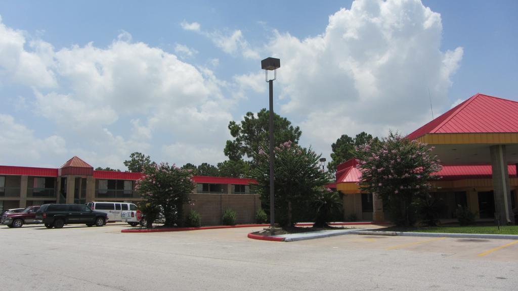 North Villa Inn Spring Exterior foto